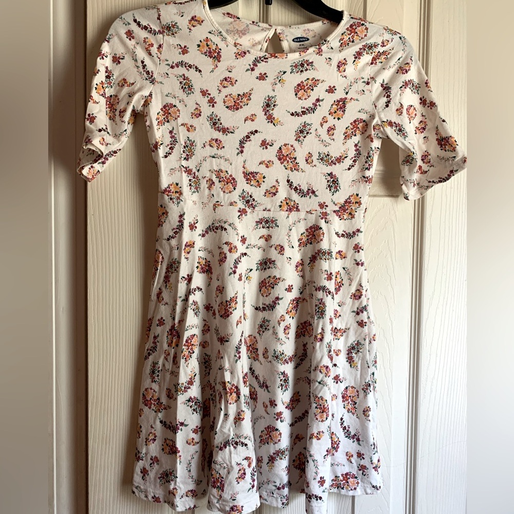Old Navy girls round neck white paisley dress